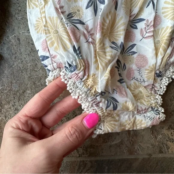 Dylan & Abby Floral Bubble Romper with Matching Headband NWT Size 6-9 months - Picture 3 of 7